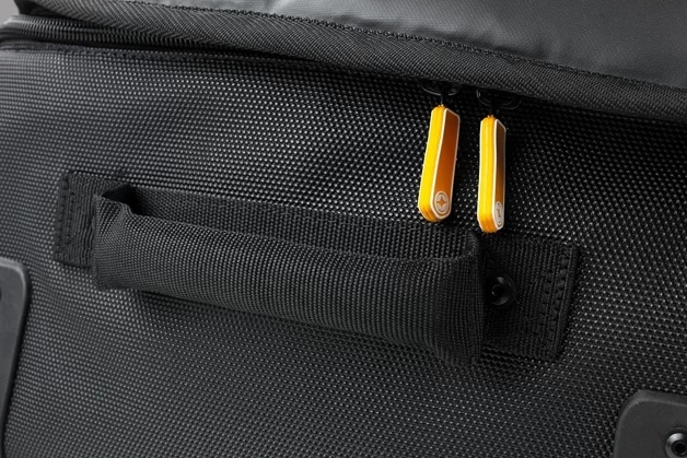 double-pro-boardbag-255-x-80-with-xl-wheels_detail4 zip